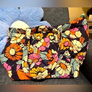 BRAND NEW Vera Bradley Floral Quilted Tote Bag - Multicolor